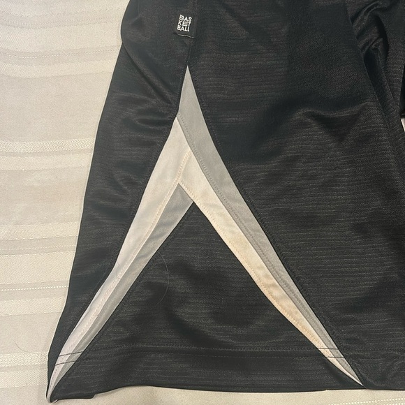 Nike Basketball Shorts - Picture 3 of 11